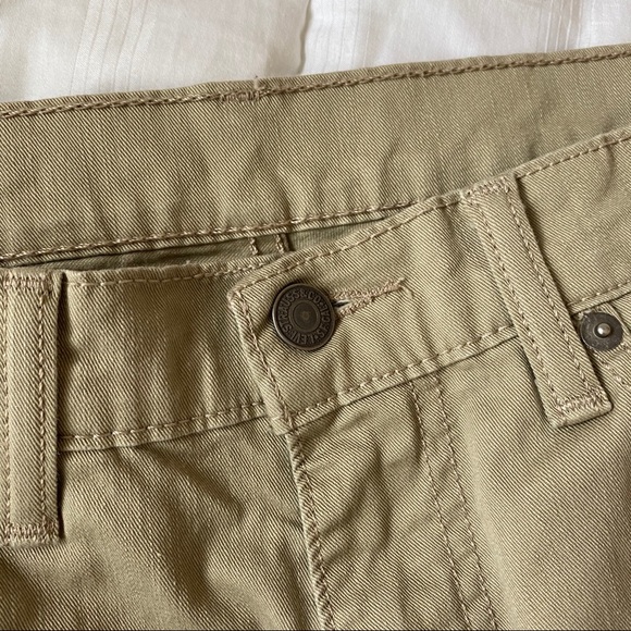 Vintage High Waisted Levi’s 505 Jeans - Picture 6 of 12